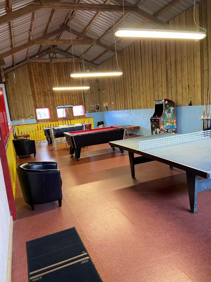 Our Goldfinch 1- Sleeps 2 Persons- Private Hot Tub-Pet Friendly-Tranquil Holiday Away From It All Yet Not Far From St Austell- The Holiday Home Has One Bedroom, Living And Dining Area, Equipped Kitchen-Decking-Outdoor Furniture-Fishing Lakes And MoreGrampound エクステリア 写真