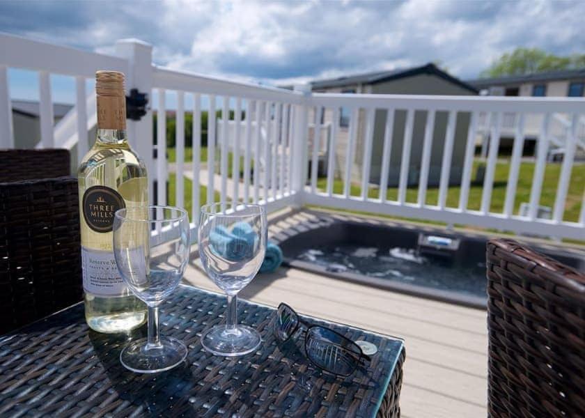 Our Goldfinch 1- Sleeps 2 Persons- Private Hot Tub-Pet Friendly-Tranquil Holiday Away From It All Yet Not Far From St Austell- The Holiday Home Has One Bedroom, Living And Dining Area, Equipped Kitchen-Decking-Outdoor Furniture-Fishing Lakes And MoreGrampound エクステリア 写真